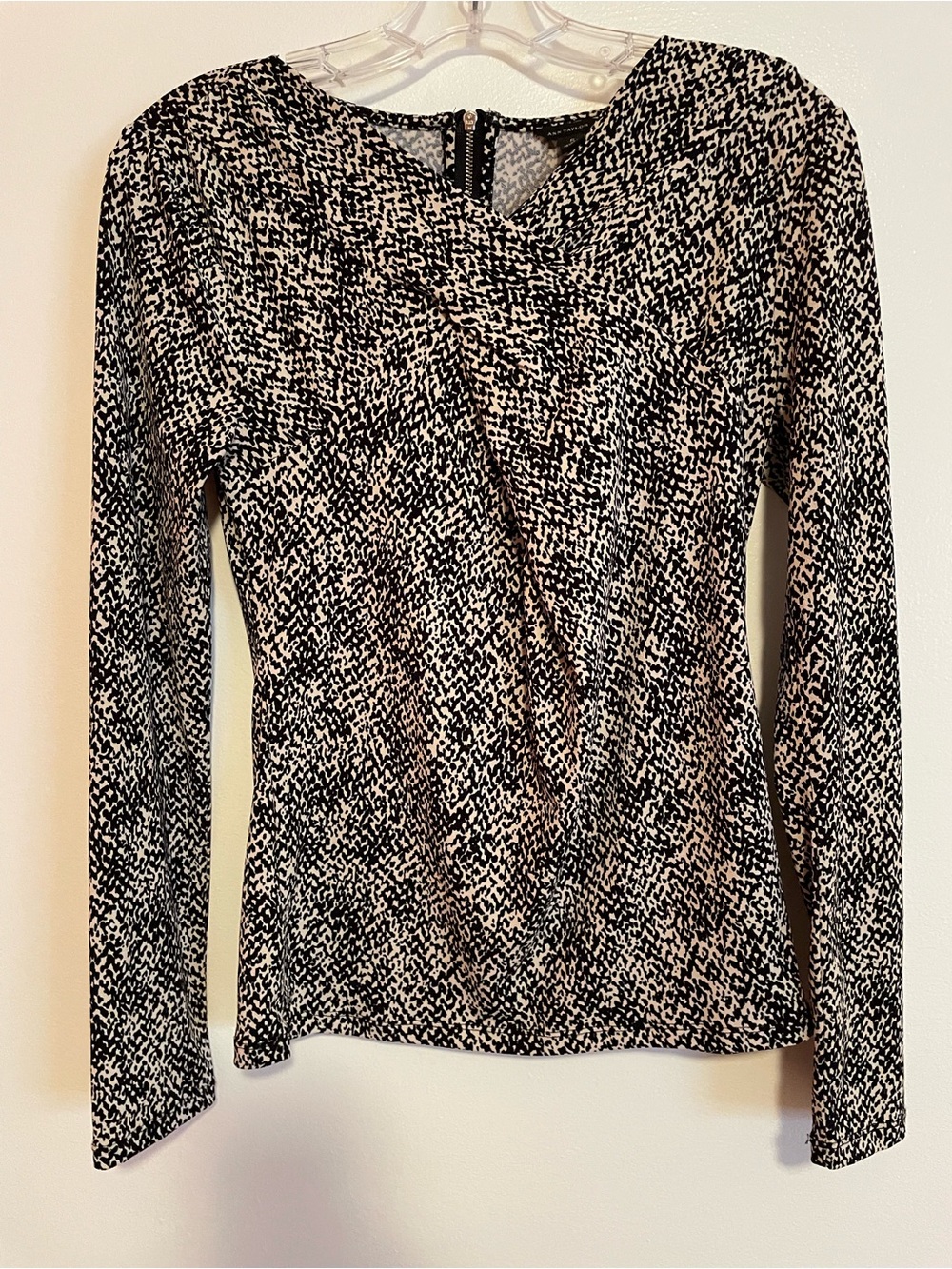Ann Taylor Black & Cream White  Long Sleeve Women's Top - Classic Pattern, Size